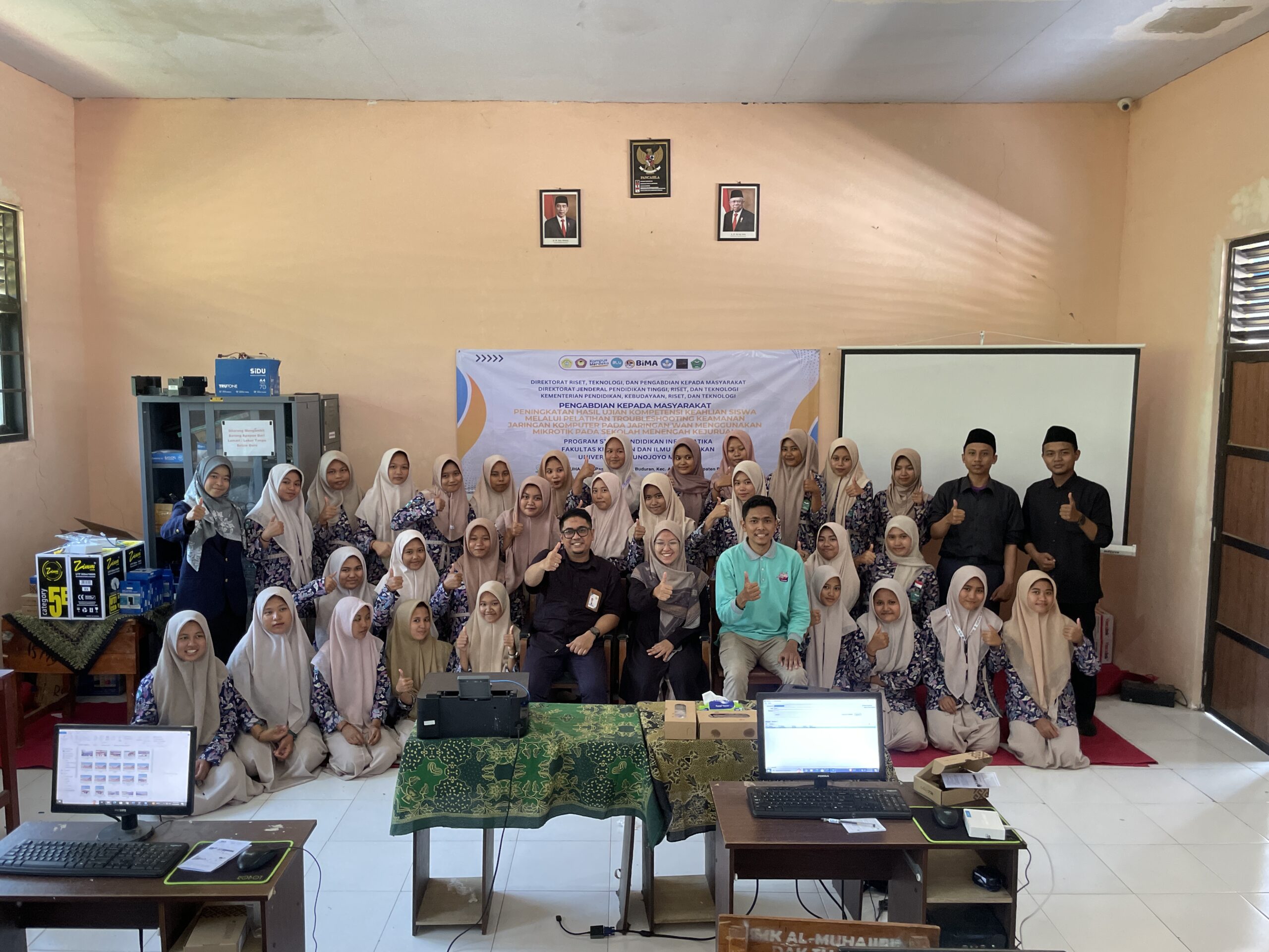 Pelatihan Keamanan Jaringan WAN dengan Mikrotik di SMKS Al Muhajirin: Tingkatkan Kompetensi Siswa SMK